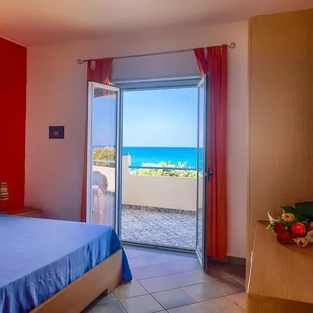 Mare Blu アパートホテル 4*